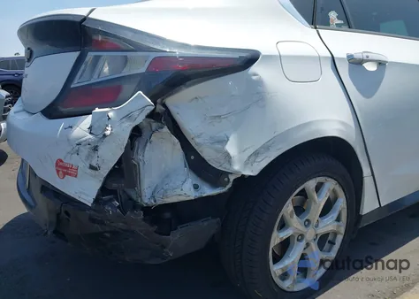 2017 Chevrolet Volt Premier z USA, uszkodzony, nr VIN 1G1RD6S51HU209235